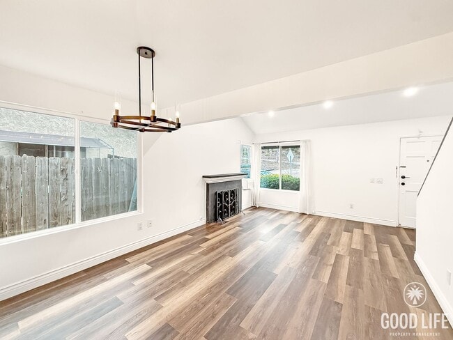 Photo - Updated 4B 2BA Home in Paradise Hills w/ S...