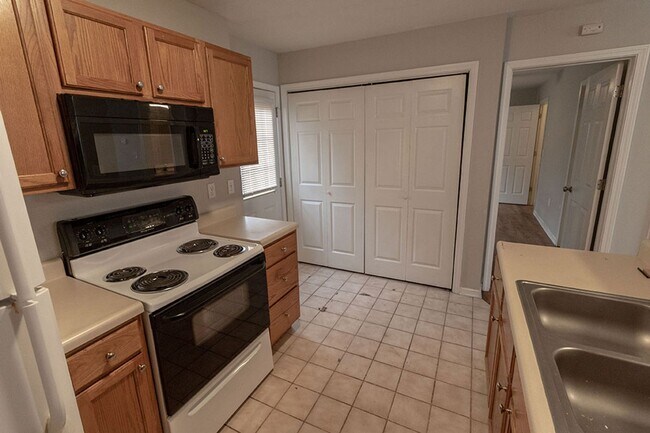 Photo - 1323-1325 Godas Dr Unit 1323