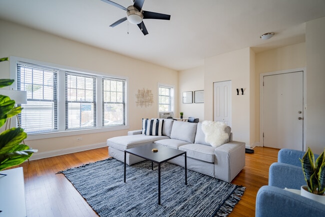 Photo - 2989 N Lawndale Ave Unit 1