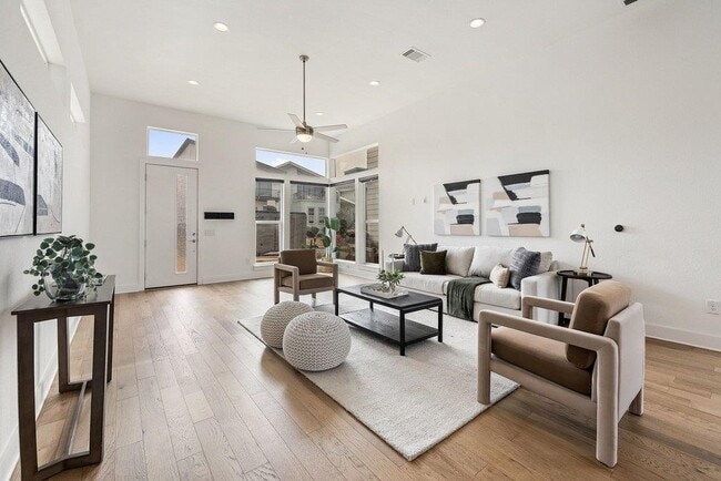 Photo - 6124 Florencia Ln