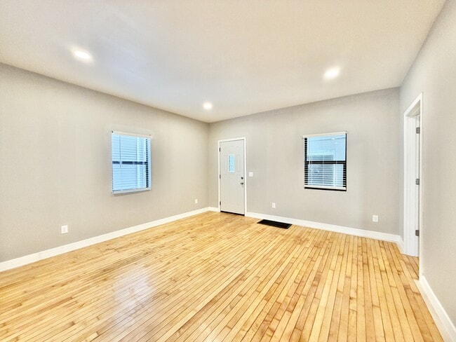 Photo - 425 S Jackson St