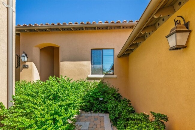 Photo - Beautifully furnished 3-bedroom, 2 bathroom home in the heart of Scottsdale, Arizona!