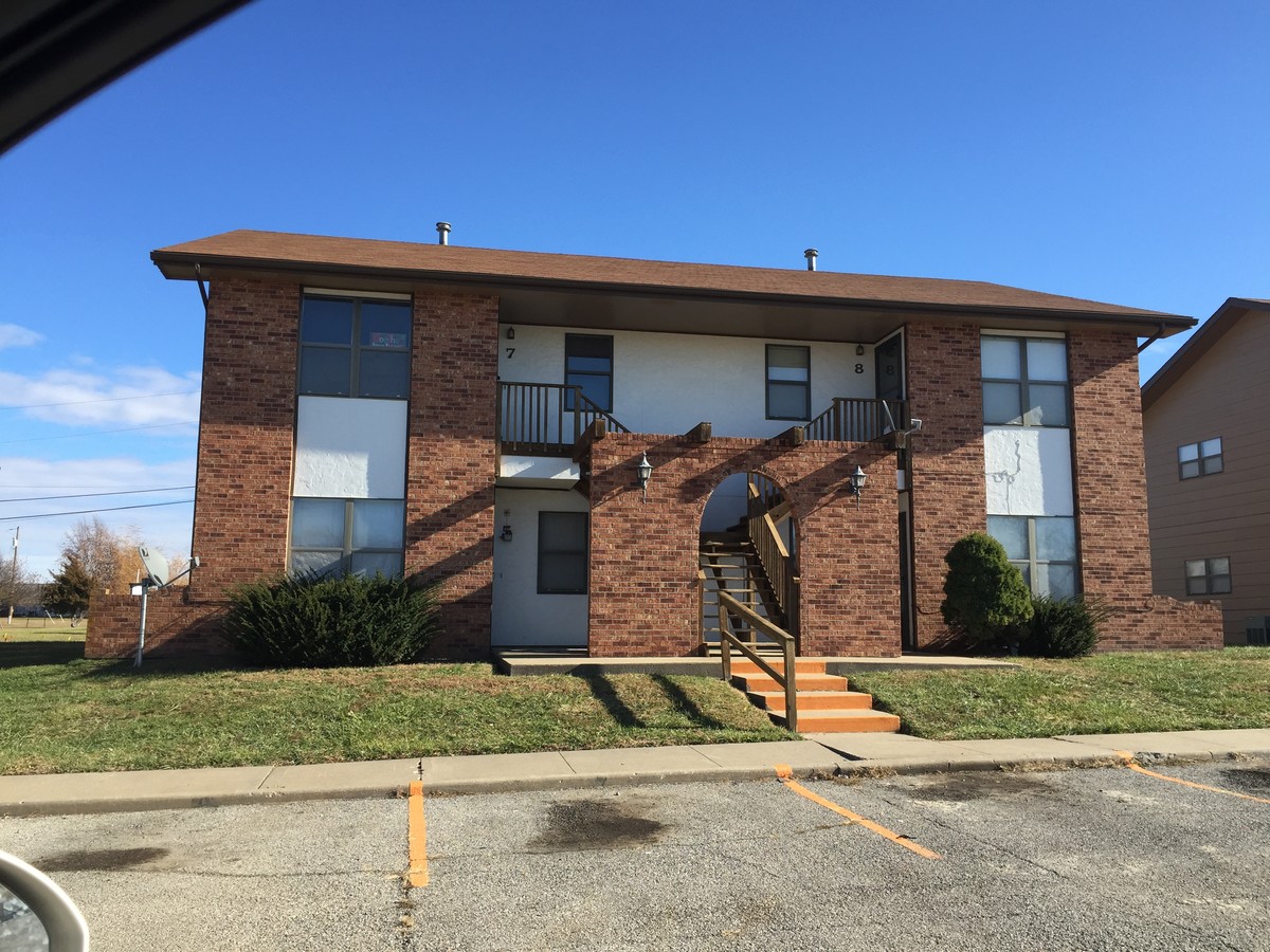 Photo - 913 S 3rd St Apartments