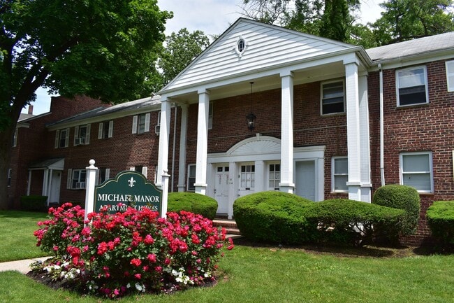 Photo - Michael Manor Apartment Homes