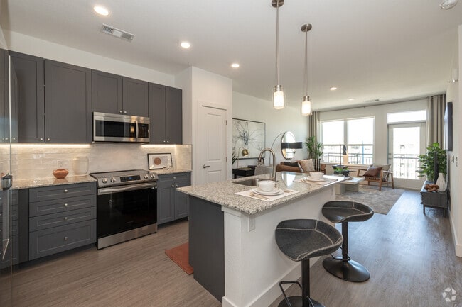 1BR, 1BA - 764SF - Kitchen