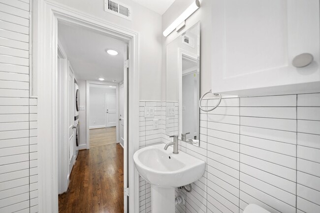 Photo - 520 Lovett Blvd Unit 2D
