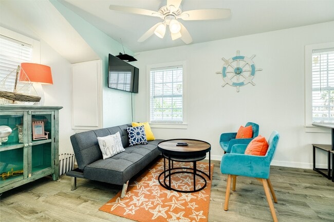 Photo - 4015 Oleander Dr