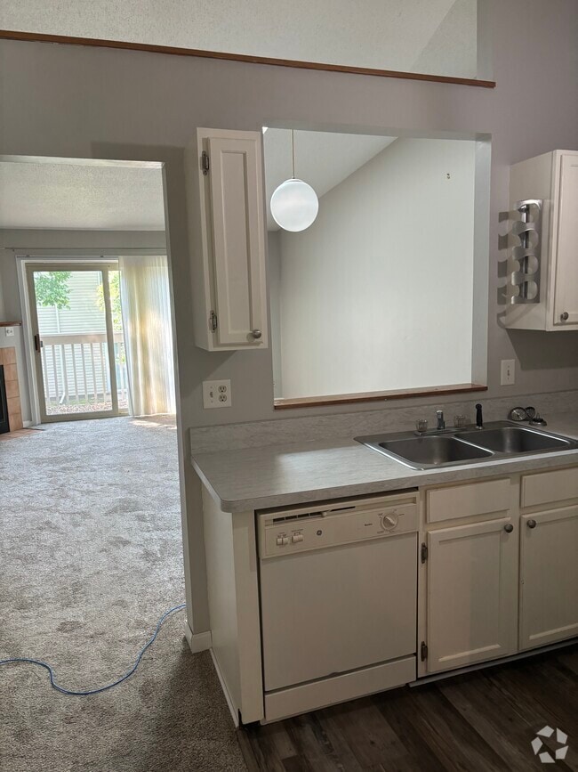 Building Photo - 17568 Pond Cir Rental