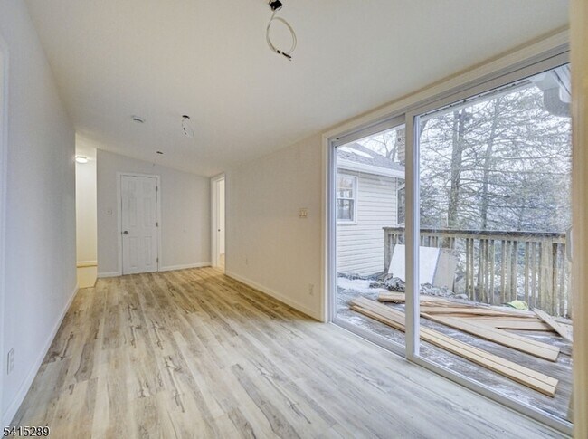 Photo - 240 Acabonack Rd