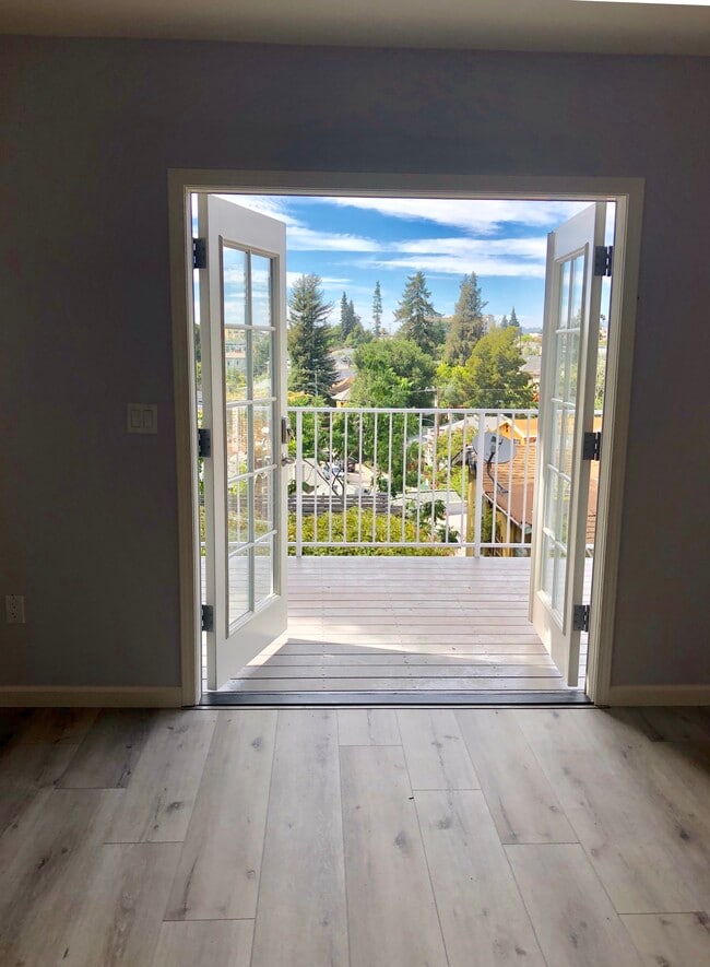 Photo - 661 Fairmount Ave