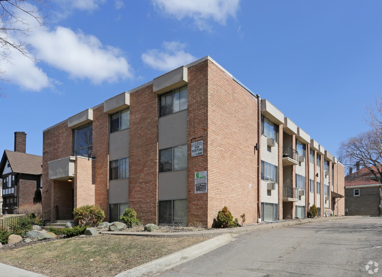 Photo - 2301 Pillsbury Ave Apartments