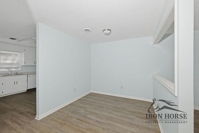 Photo - 126 Greenwood Dr