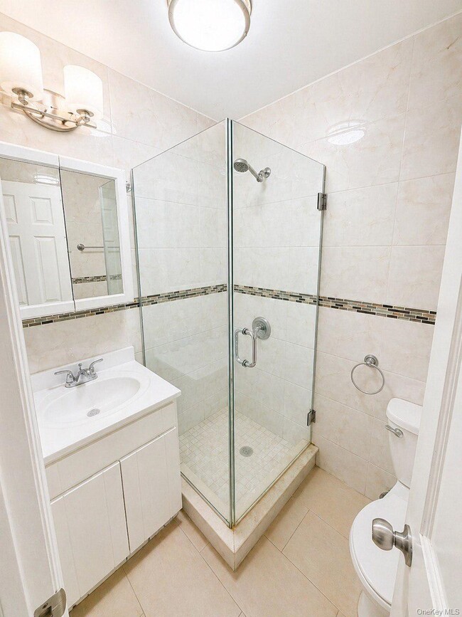 Photo - 82-69 166th St