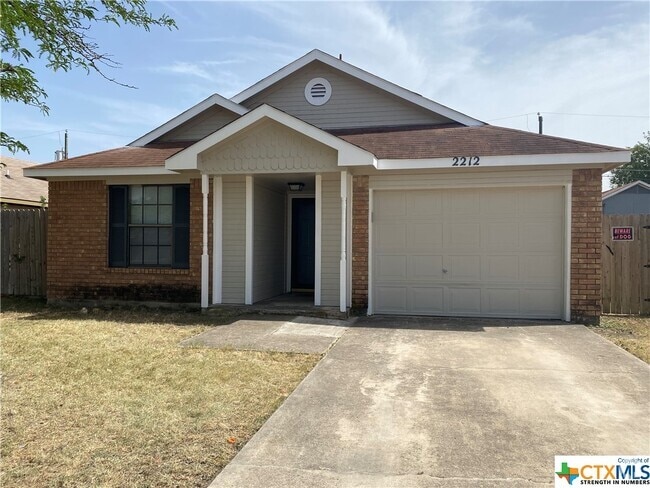 Building Photo - 2212 Hilltop Loop Rental