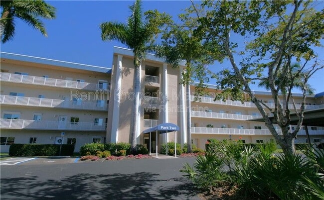 Building Photo - 14931 Park Lake Dr Unit 212