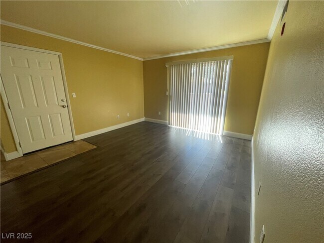 Building Photo - 1150 N Buffalo Dr Unit 1041