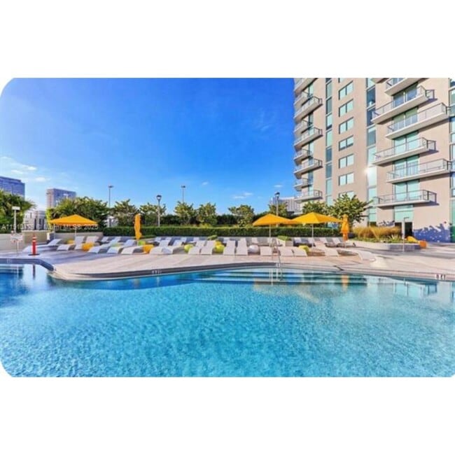 Photo - 501 NE 31st St