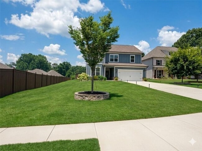 Photo - 580 Briard Dr