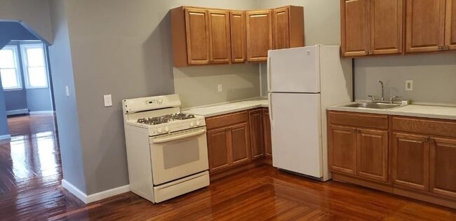 49 Arch St Unit 1