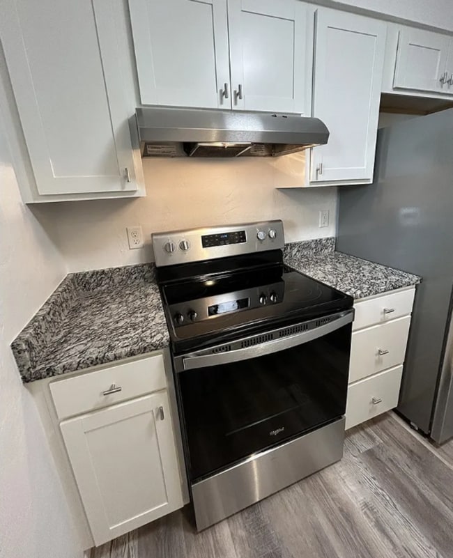 Photo - 2253/2255 Shadylane Drive Unit 2255