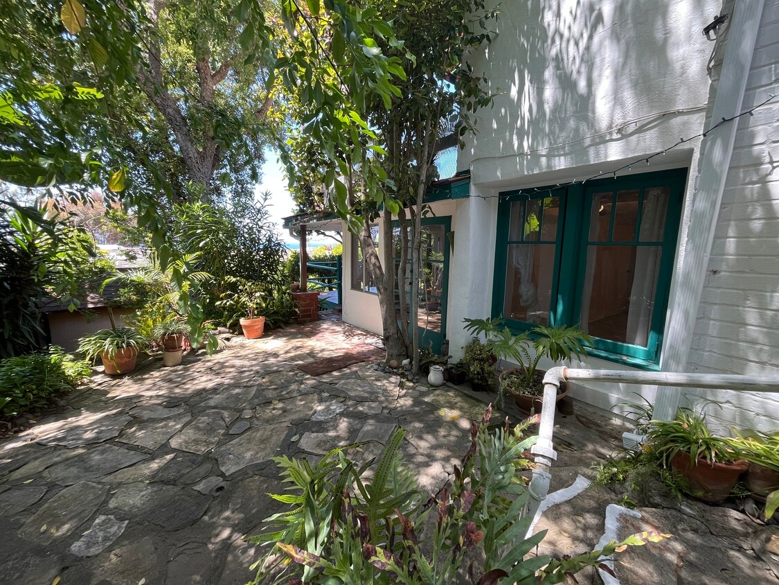 Back house - 2859 Terry Rd (Laguna Beach, CA)