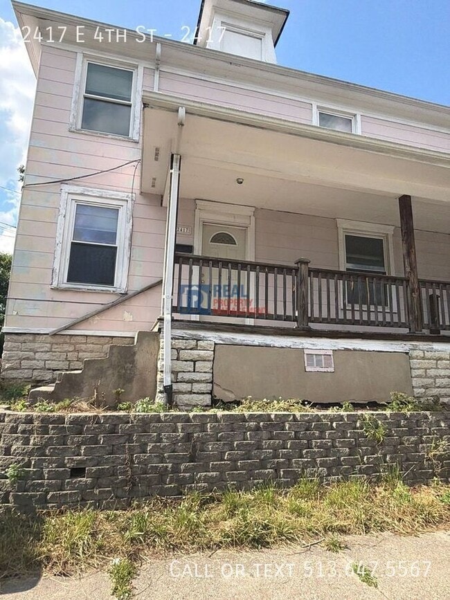 Building Photo - 2417 E 4th St Unit 2417