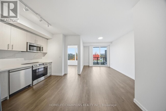 Photo - 3175 Denison St