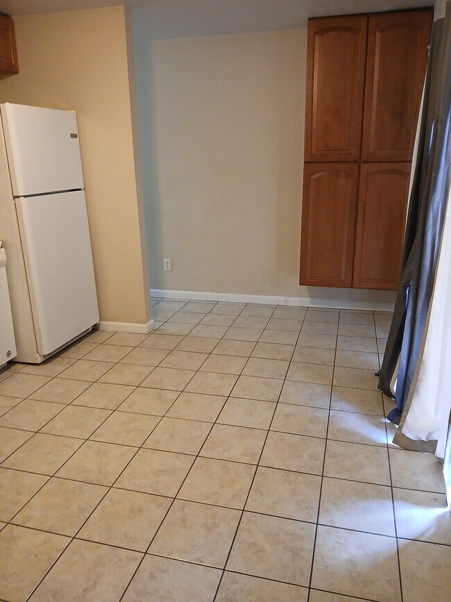 Photo - 510 S Poplar St