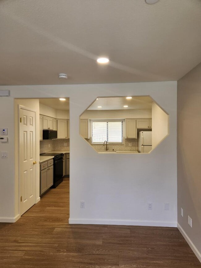 Photo - 2831 Marin St