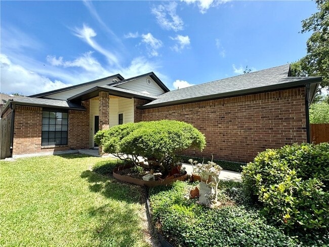 Photo - 6929 Monarch St