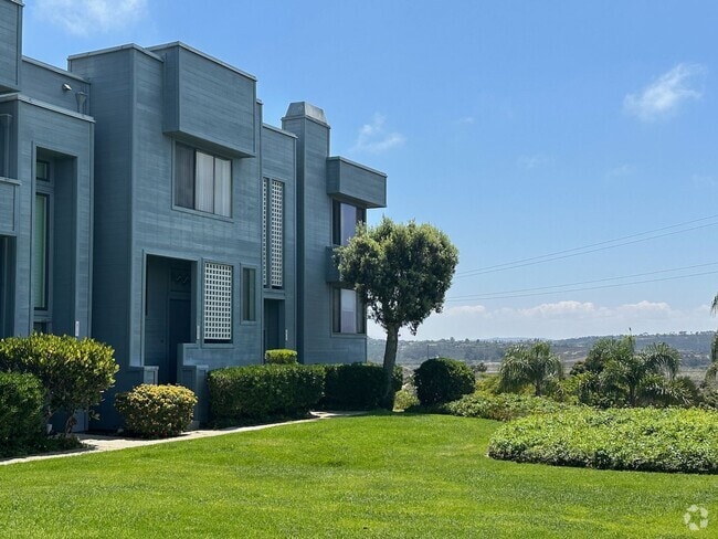 Building Photo - FOR RENT: 2Bd/1.5Ba Upgraded Townhome In T...