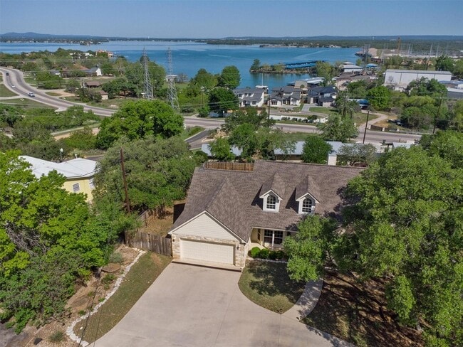 Building Photo - 104 Kings Way