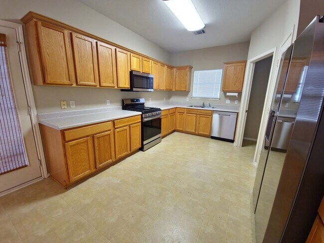 Photo - Enchanting 4 Bedroom home located in Plum Creek!