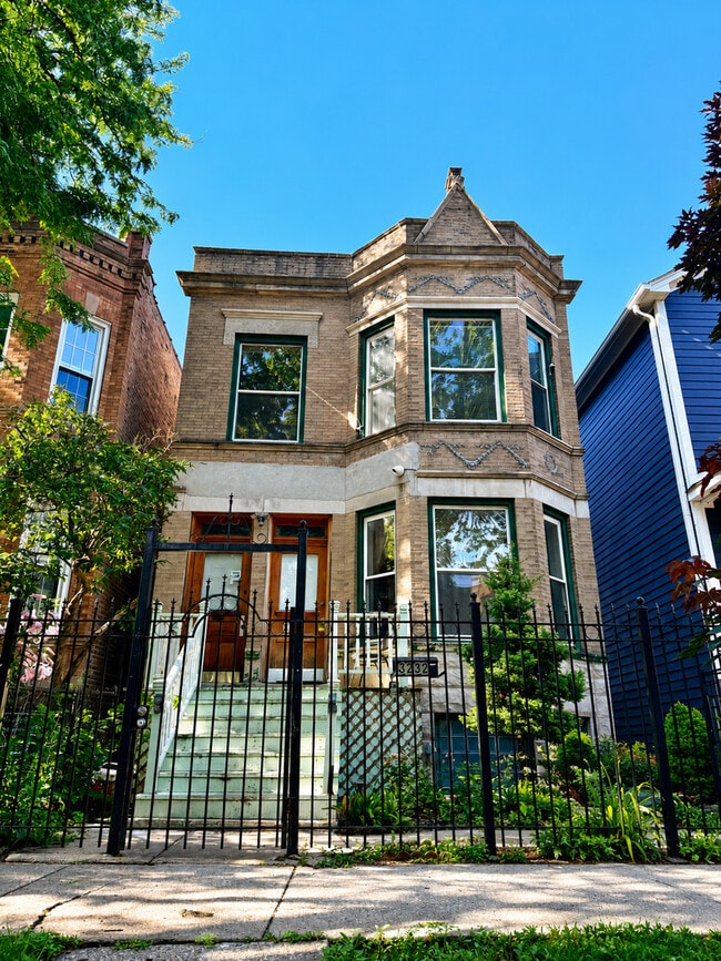 Building Photo - 3232 W Le Moyne St