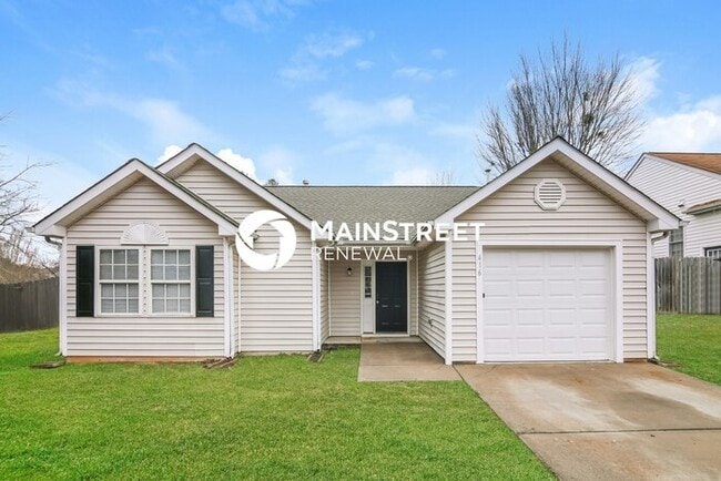 Building Photo - 3 Bedroom Pet-Friendly Home in KNIGHTDALE,...