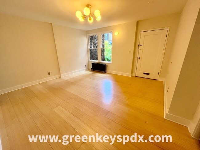 Photo - Historic Nob Hill Studio Condo at Patricia Court – Walk to NW 23rd