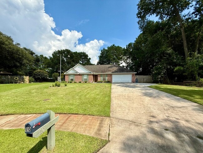 Building Photo - AVAILABLE OCTOBER [PET FRIENDLY]