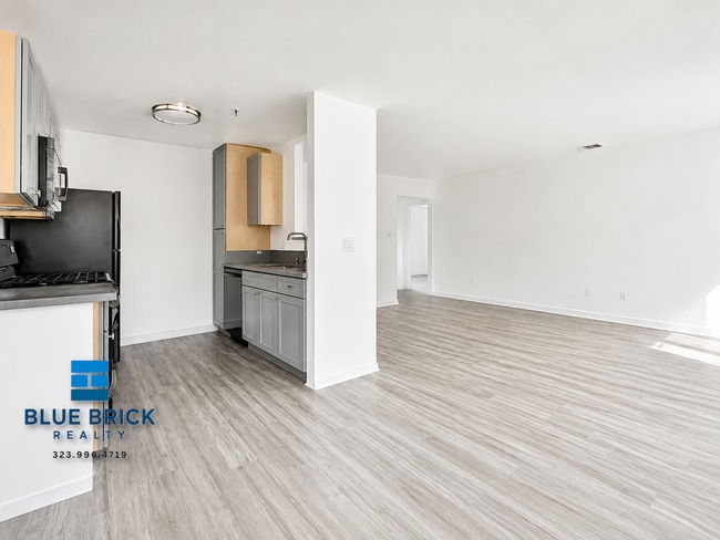 Photo - 7308 Canby Ave Unidad 7
