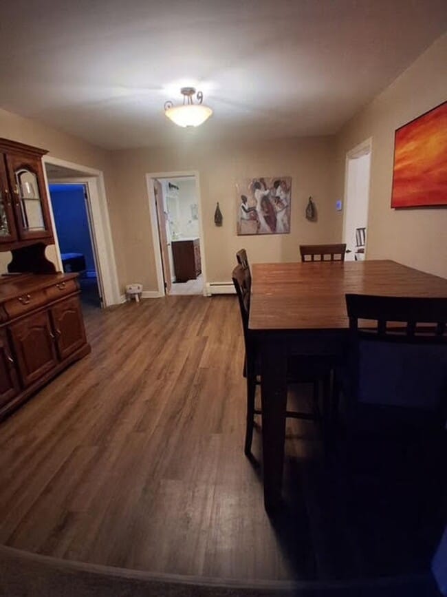 Photo - Furnished single family home