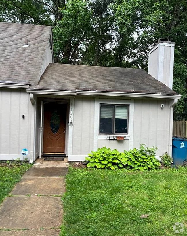 Building Photo - 11301 Gatesborough Ln Rental