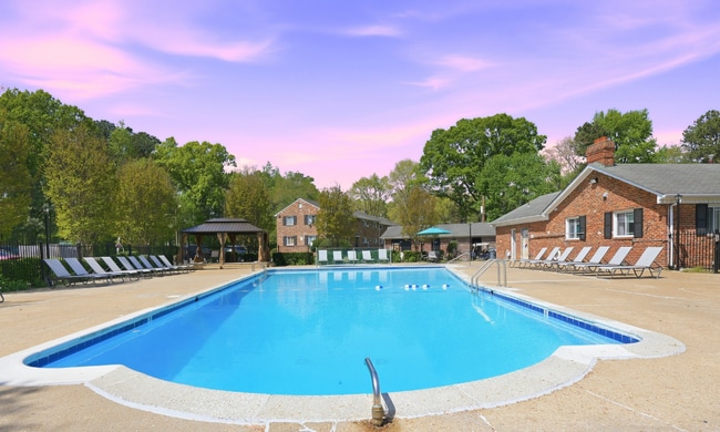 Building Photo - Deering Manor