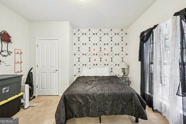 Photo - 255 Squire Ln