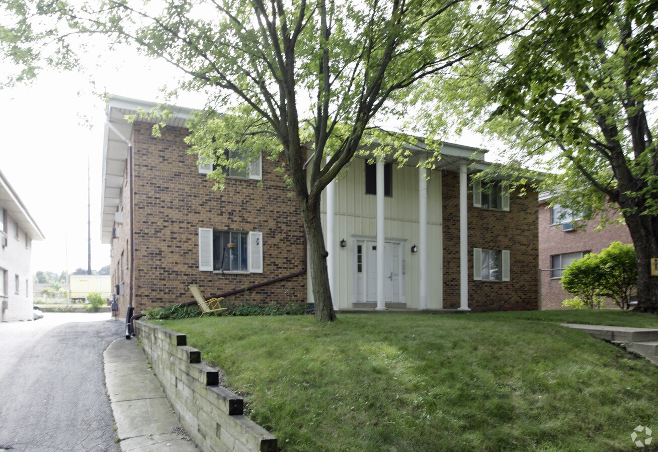 Photo - 3160-3180 Brust Ave