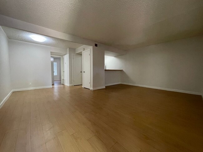 Photo - Kensington Court