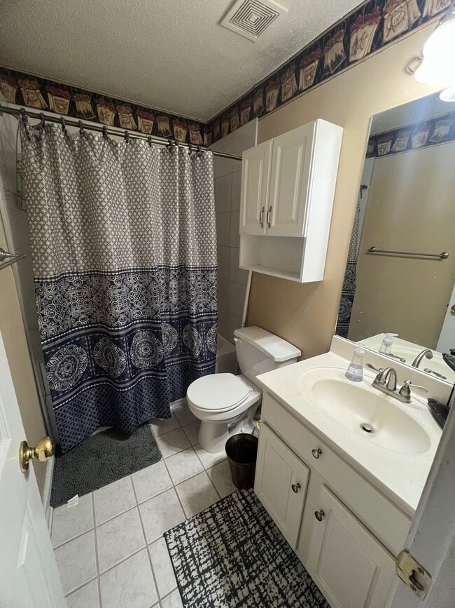 Photo - 2 bed 2.5 bath townhouse