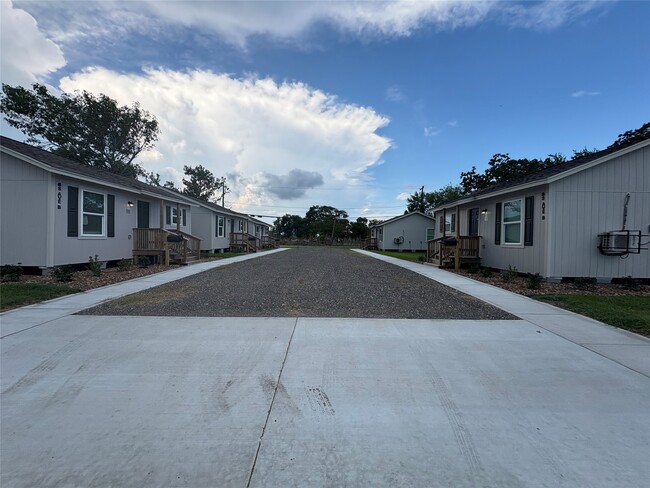 Photo - 8 S Avenue B