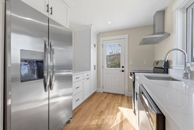 Photo - 20 Beacon St Unit 2