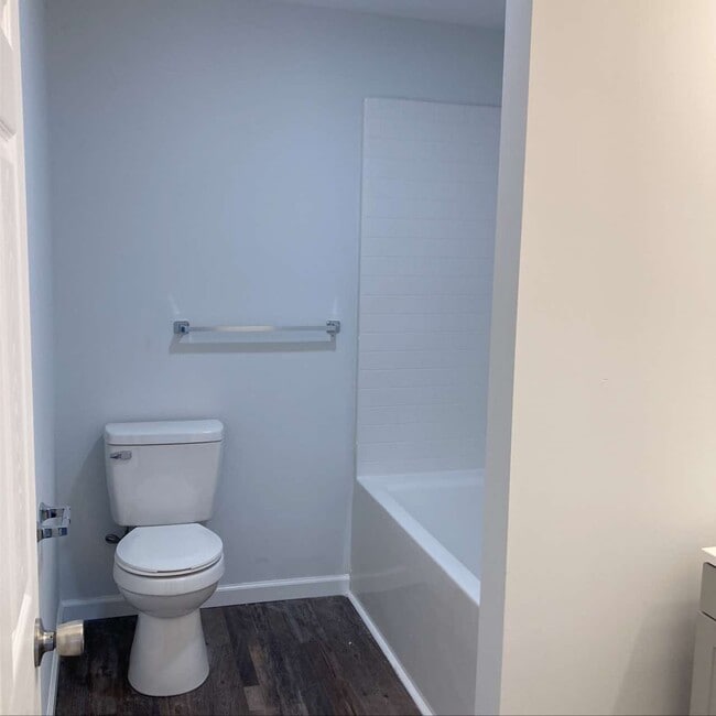 Photo - 611 W 17th St