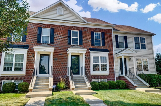 Front entry - 6169 Needletail Rd Unit 6169 Needletail Rd