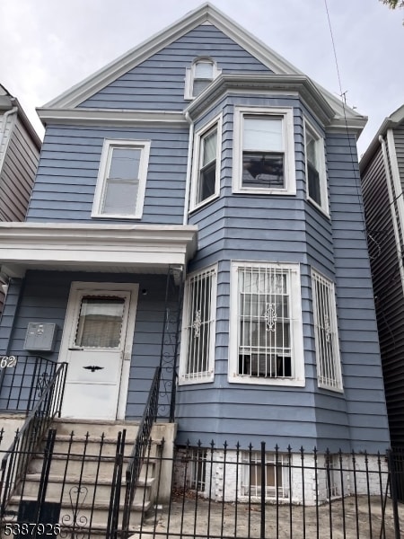 Building Photo - 162 Parker St